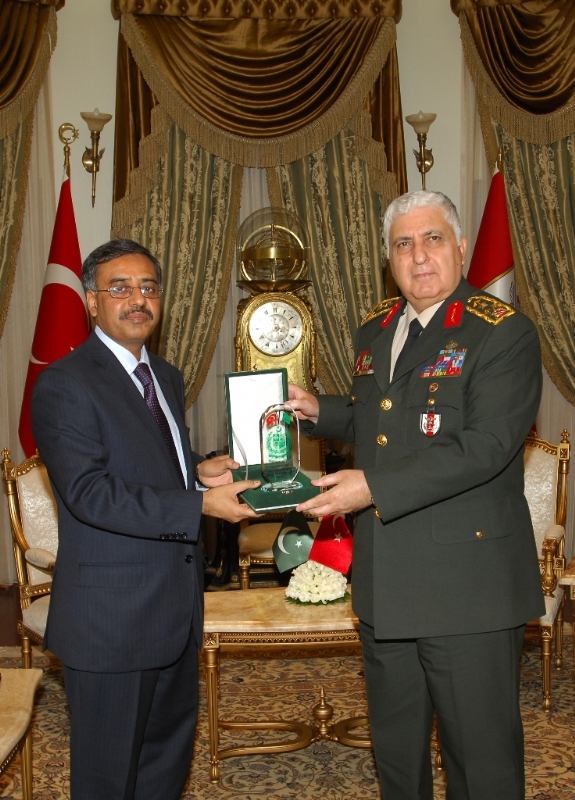 Closer Pakistan-Turkey cooperation emphasized in the defence field