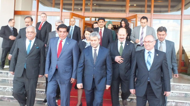 Prime Minister of Pakistan stopover at Ankara, Turkey
