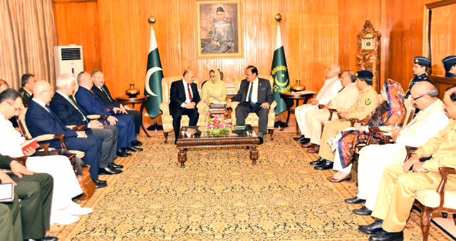Turkish Defence Minister calls on President of Pakistan