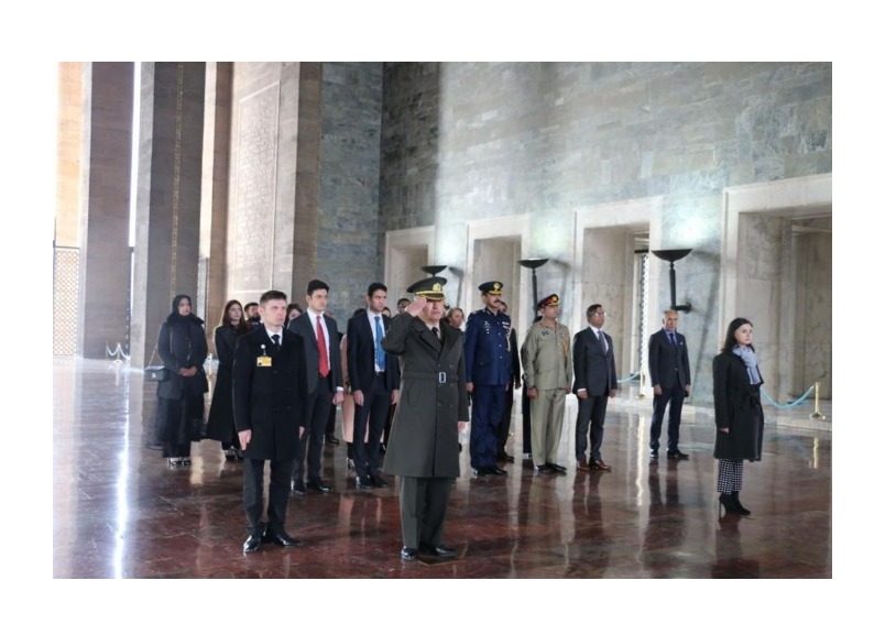 PAKISTAN’S NEW AMBASSADOR PAYS TRIBUTE TO ATATURK
