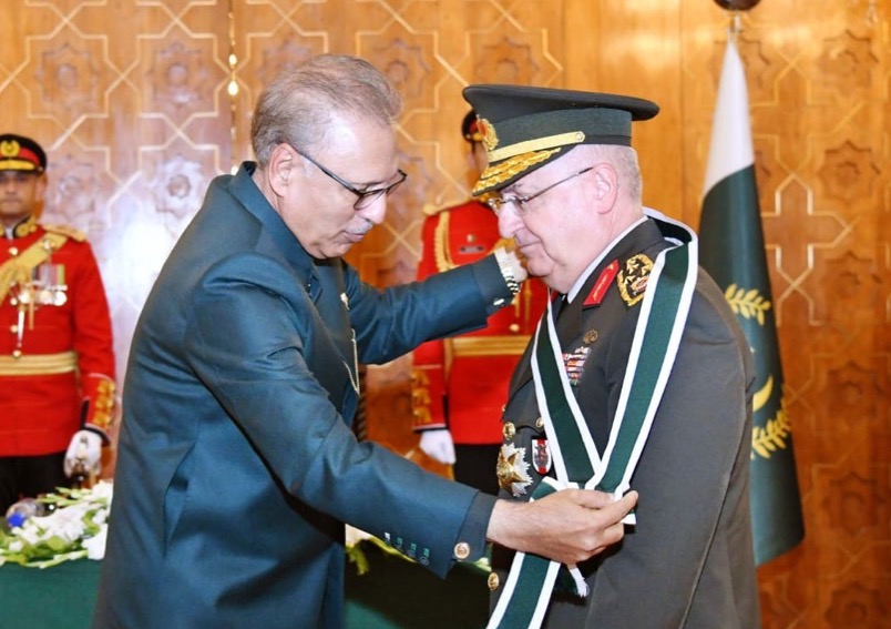 President of Pakistan confers Pakistan’s highest military award upon Chief of Turkish General Staff
