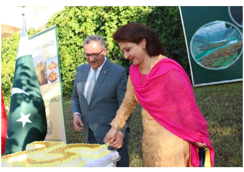 ANKARA EMBRACES THE SWEET TREAT FROM PAKISTAN