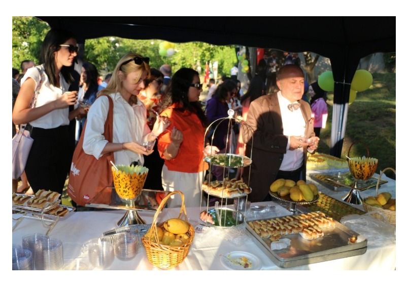 ANKARA EMBRACES THE SWEET TREAT FROM PAKISTAN